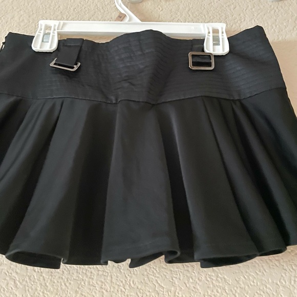Japanese brand Lip Service satin buckle micro-mini skirt/sukapan/skort in black - Picture 7 of 8